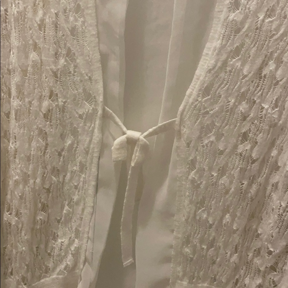 LC Sweater - Picture 3 of 4